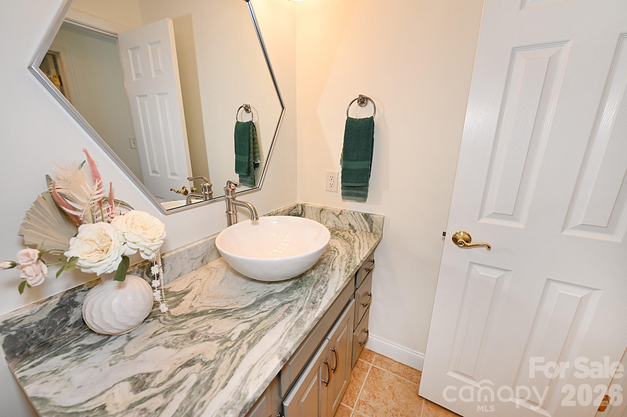 406 5th Avenue Northeast Conover, NC 28613 - Photo 30 of 46