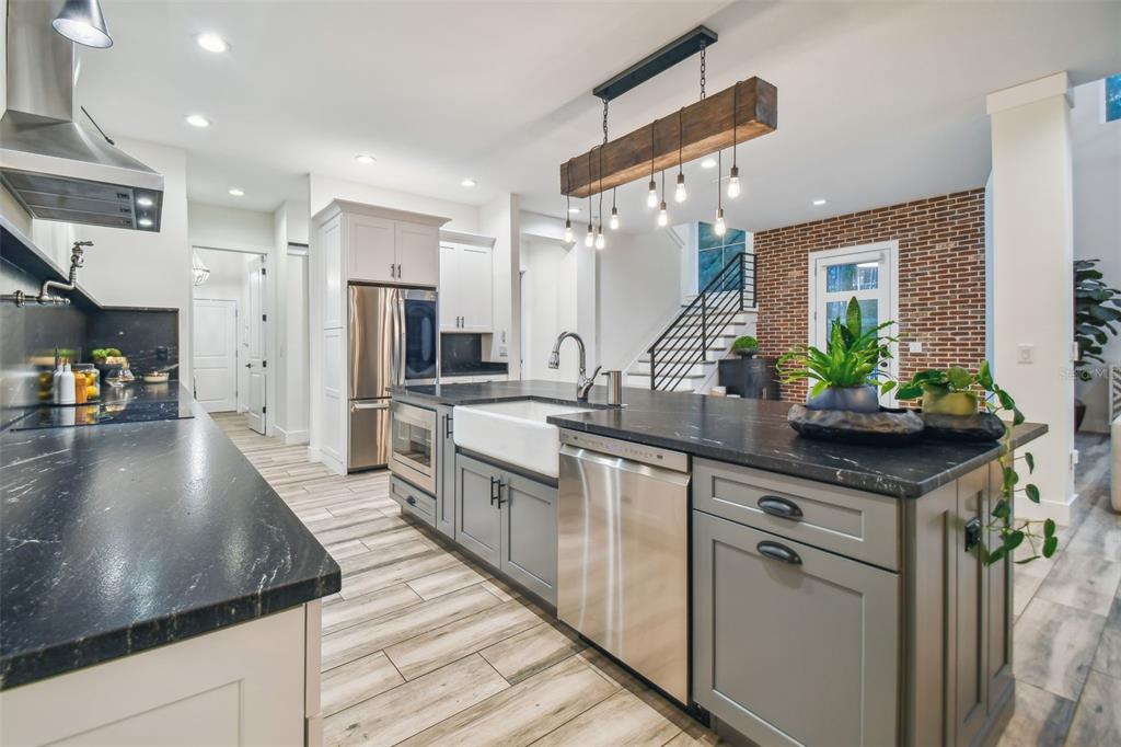 7515 North Mobley Road Odessa, FL 33556 - Photo 8 of 42 Gallery Image 8