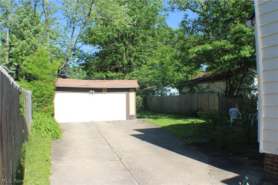 1079 Elbon Road Cleveland Heights, OH 44121 - Photo 26 of 29