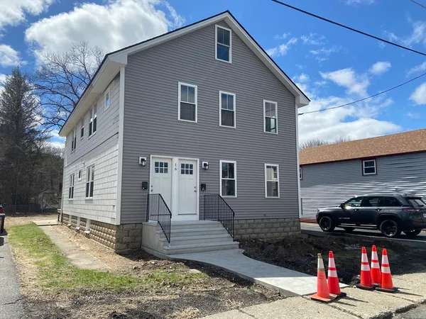 $2,800 | 16 Taft Street, Unit 2, Uxbridge, MA 01569