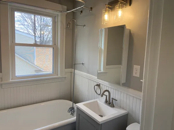 $2,800 | 16 Taft Street, Unit 2, Uxbridge, MA 01569