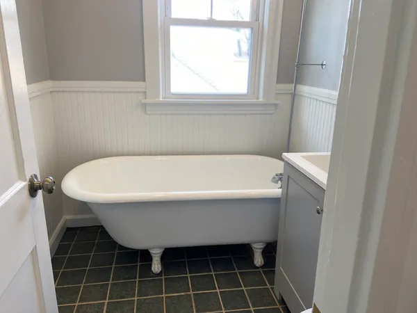 $2,800 | 16 Taft Street, Unit 2, Uxbridge, MA 01569