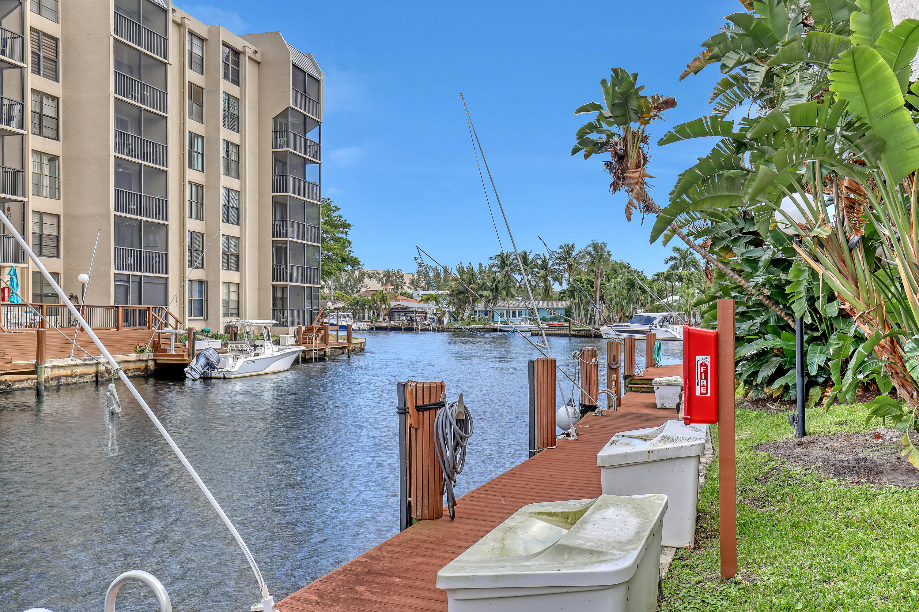 18 Royal Palm Way, Unit 6060 Boca Raton, FL 33432 - Photo 36 of 42 18 Royal Palm Way #606 (37)
