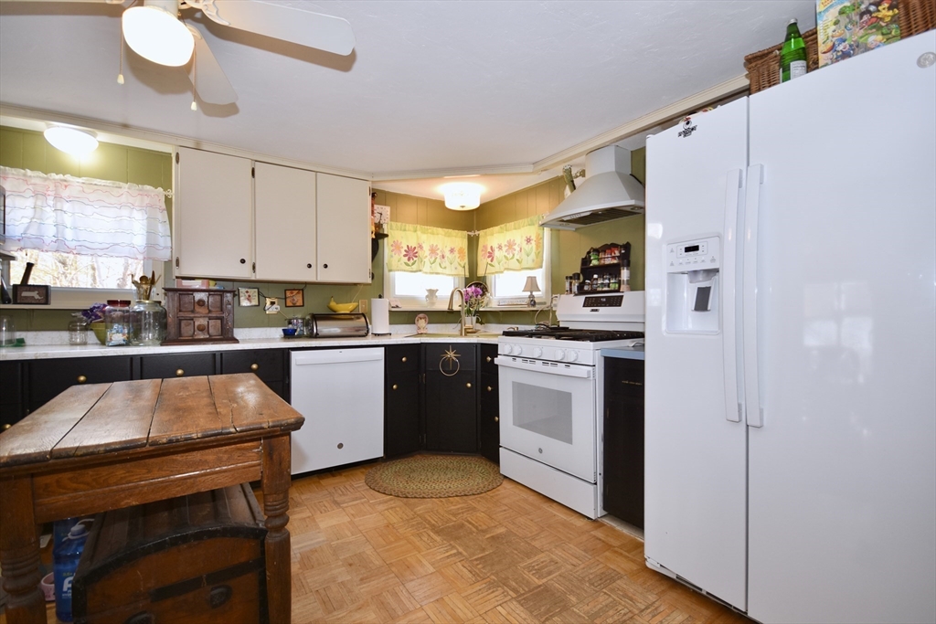 16 Francis Street Wareham, MA 02538 - Photo 8 of 24