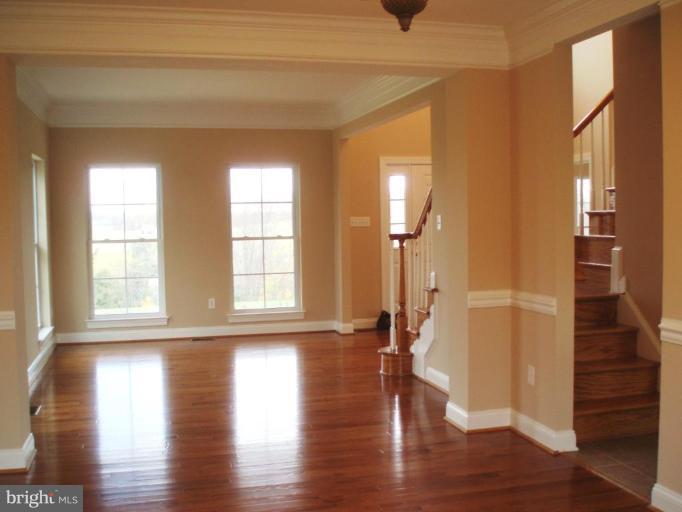 12907 Liberty Road Mount Airy, MD 21771 - Photo 6 of 30 Living Room