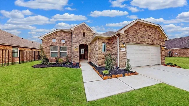 $387,810 | 1031 Comal Trail, Dayton, TX 77535