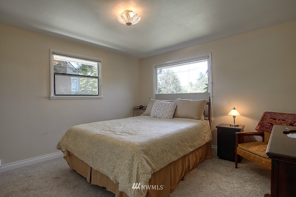 5057 Southwest Stevens Street Seattle, WA 98116 - Photo 12 of 15 Gallery Image 12