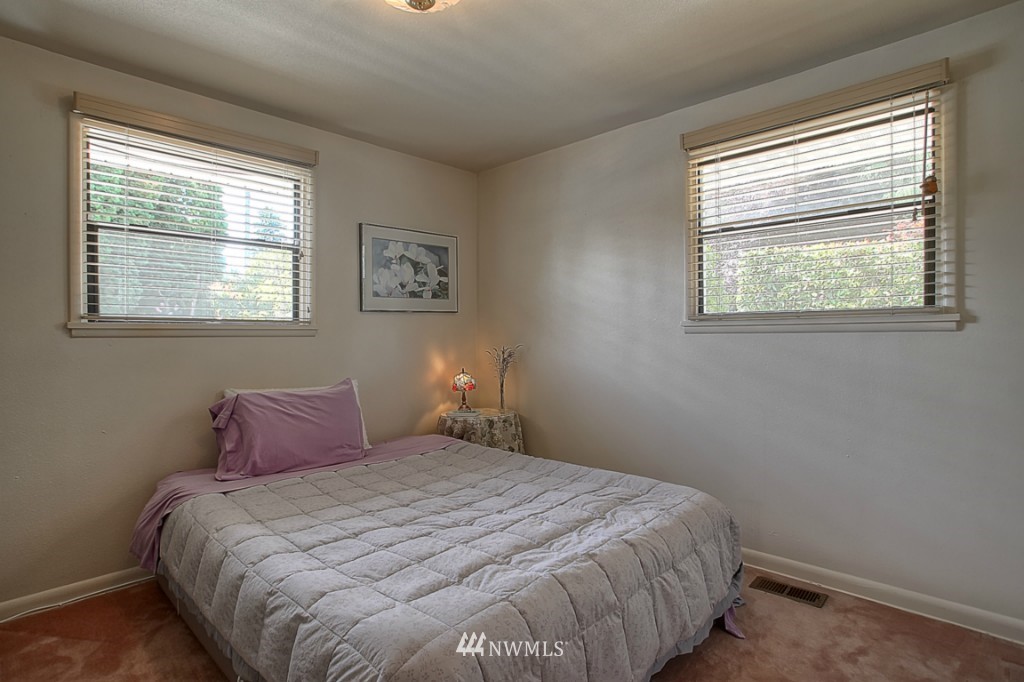 5057 Southwest Stevens Street Seattle, WA 98116 - Photo 13 of 15 Gallery Image 13