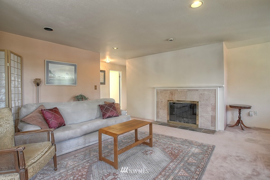 5057 Southwest Stevens Street Seattle, WA 98116 - Photo 5 of 15 Gallery Image 5