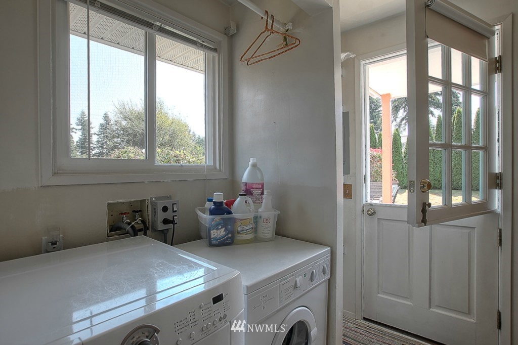 5057 Southwest Stevens Street Seattle, WA 98116 - Photo 10 of 15 Gallery Image 10