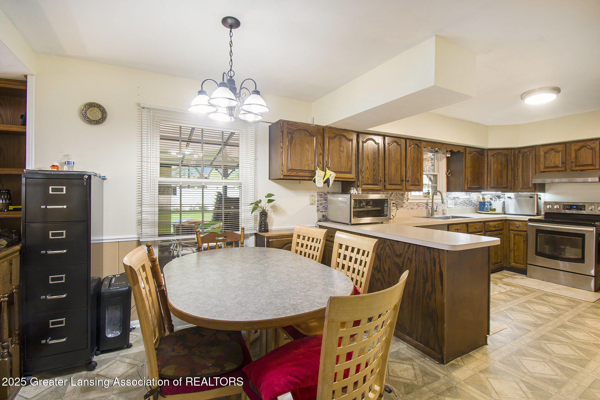 3733 Colchester Road Lansing, MI 48906 - Photo 14 of 39 014__ndp7624_358
