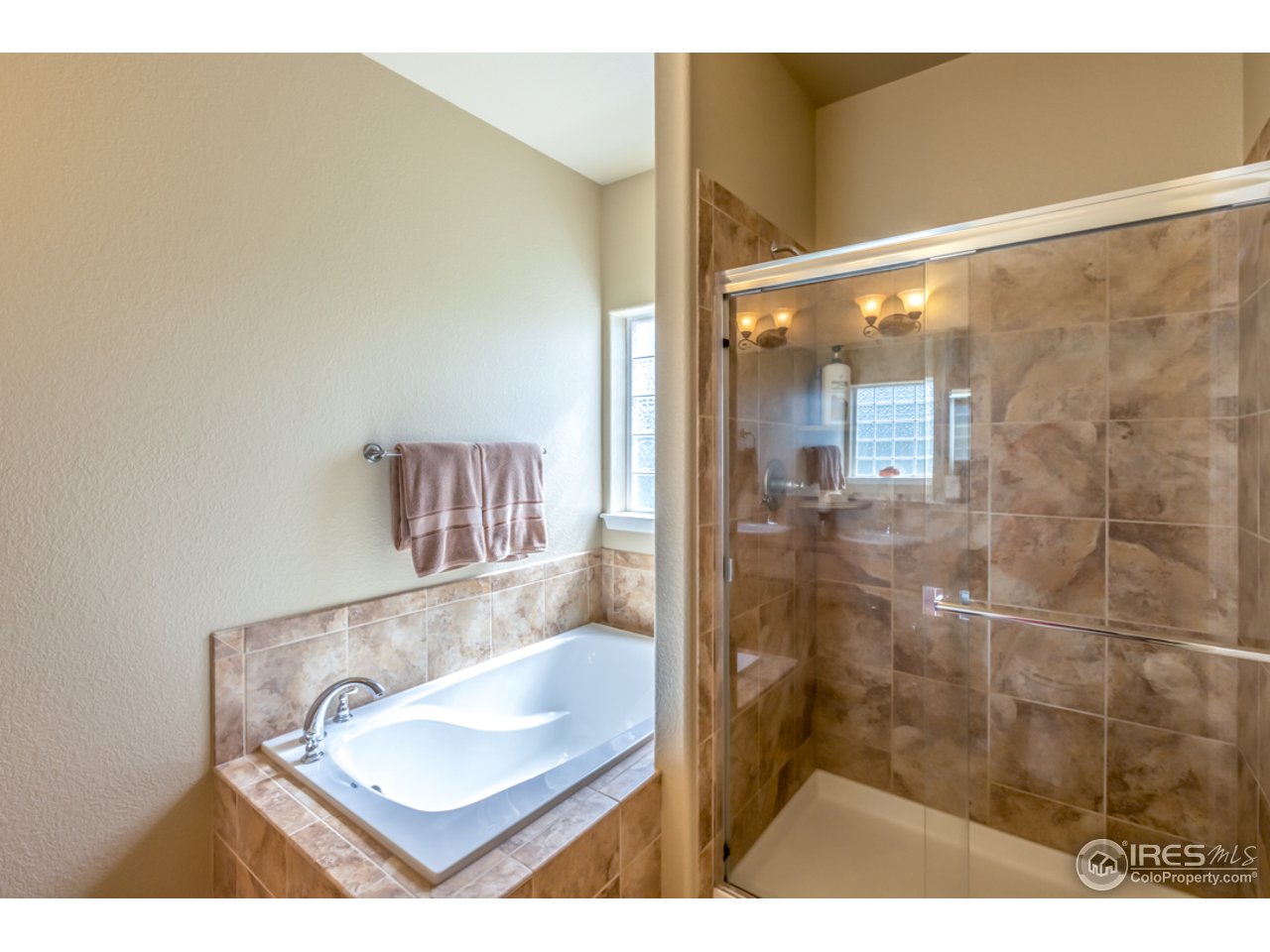 2769 Pleasant Valley Road Fort Collins, CO 80521 - Photo 16 of 40 5 piece master bath
