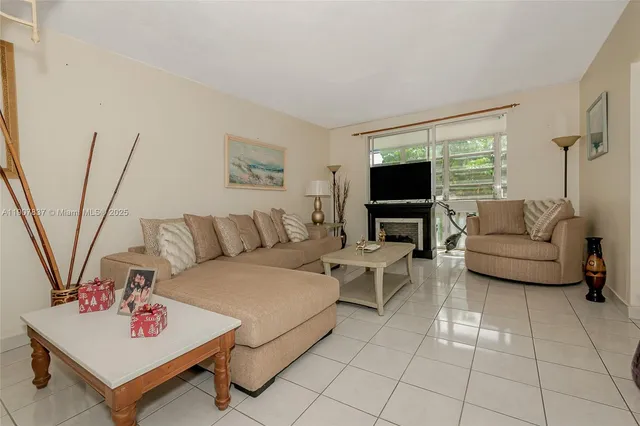 $179,900 | 1481 Northeast Miami Gardens Drive, Unit 267, Miami, FL 33179