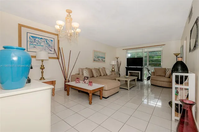 $179,900 | 1481 Northeast Miami Gardens Drive, Unit 267, Miami, FL 33179