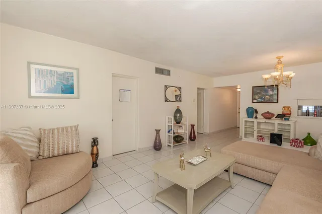 $179,900 | 1481 Northeast Miami Gardens Drive, Unit 267, Miami, FL 33179