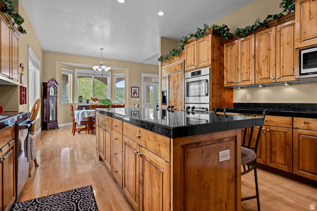 708 Eagle Rdg Drive Bountiful, UT 84010 - Photo 12 of 69 Main floor kitchen (level 3) view 2