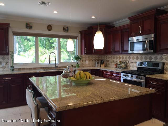 111 Dent Road Staten Island, NY 10308 - Photo 13 of 34 dent eik granite counters