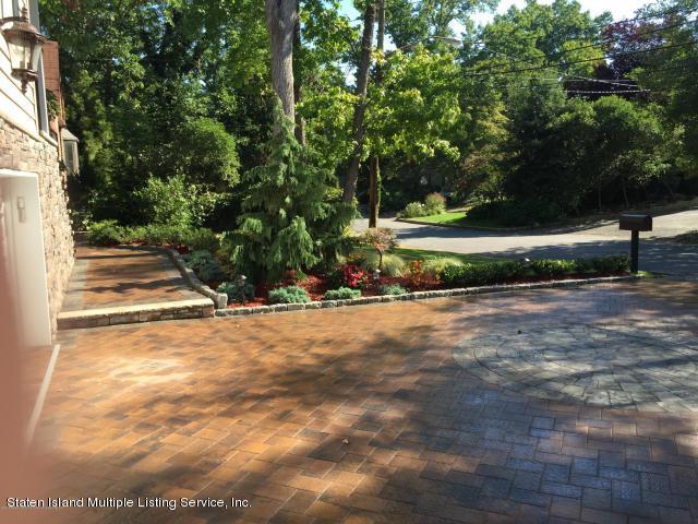 111 Dent Road Staten Island, NY 10308 - Photo 6 of 34 dent driveway front view of dent road ar