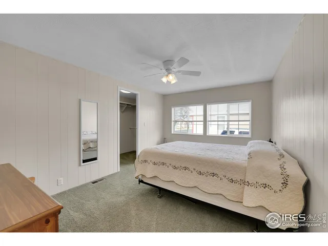 a view of walk in closet