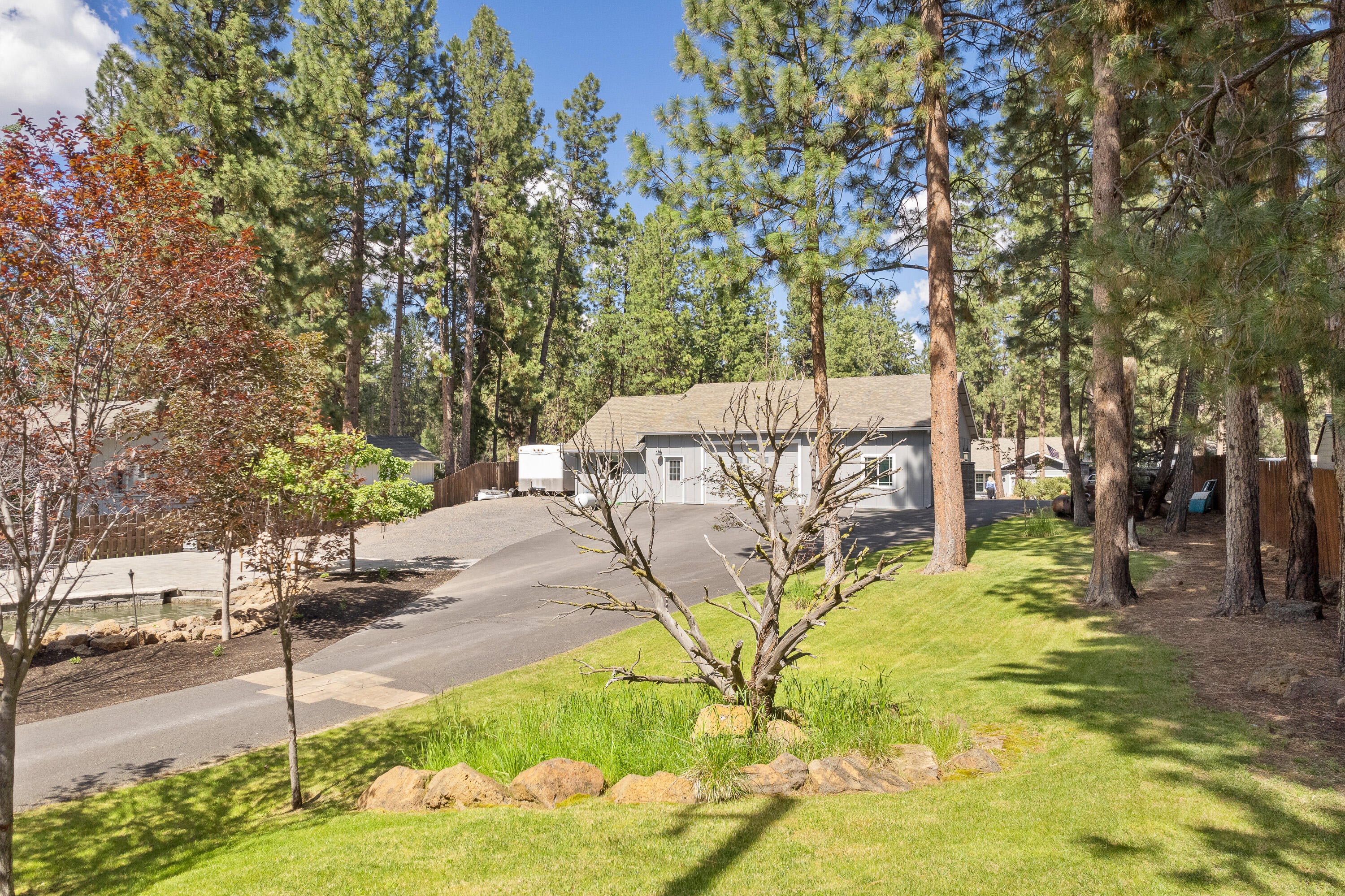 60060 Turquoise Road Bend, OR 97702 - Photo 55 of 58 Front yard