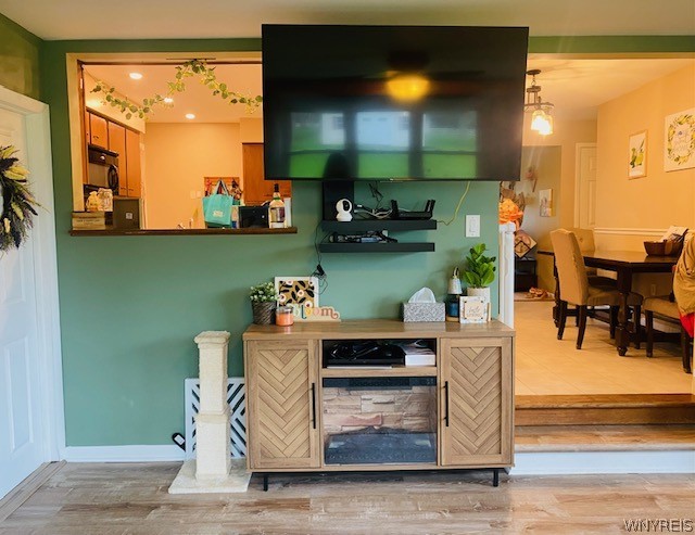4743 Cottage Road Royalton, NY 14067 - Photo 14 of 41 Family Room looking into kitchen dining area