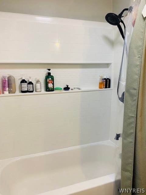 4743 Cottage Road Royalton, NY 14067 - Photo 21 of 41 Bathroom Shower/Tub