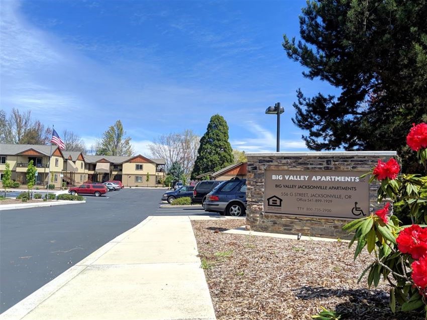 556 G Street Jacksonville, OR 97530 - Photo 5 of 12 a view of a street with a building in the background