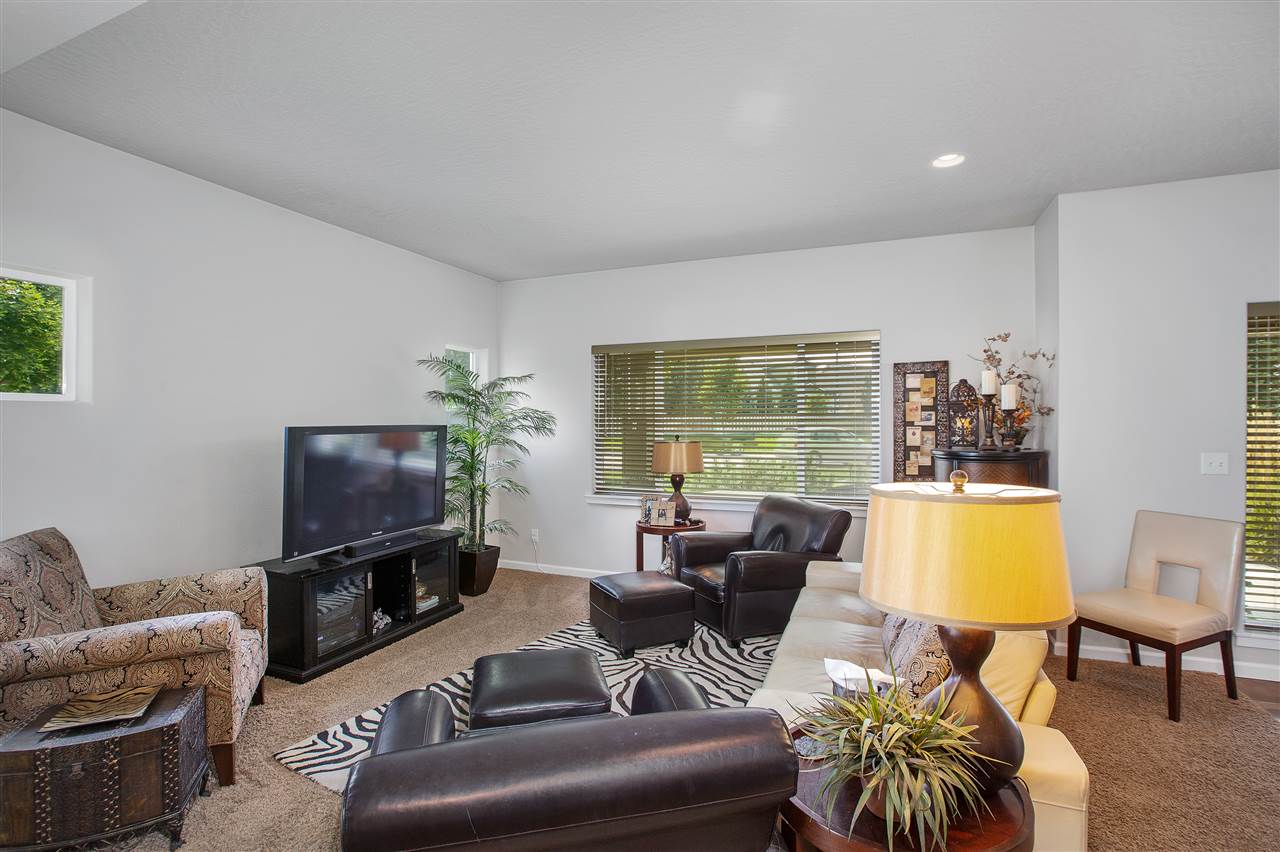 8919 North Barnes Road Spokane, WA 99208 - Photo 5 of 20 Gallery Image 5
