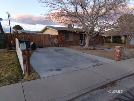832 East California Avenue Ridgecrest, CA 93555 - Photo 1 of 17