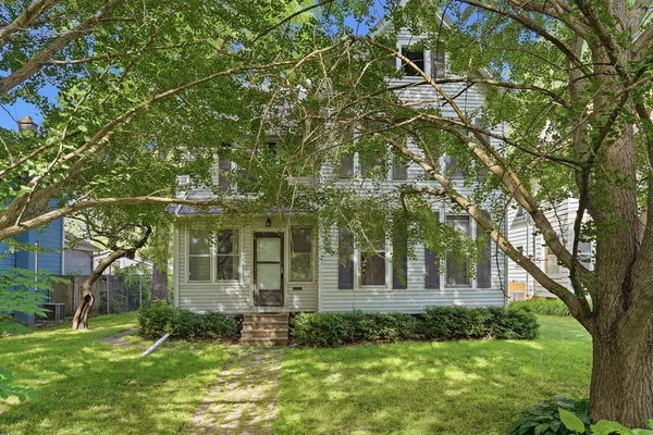 $1,100 | 509 7th Avenue, Sterling, IL 61081