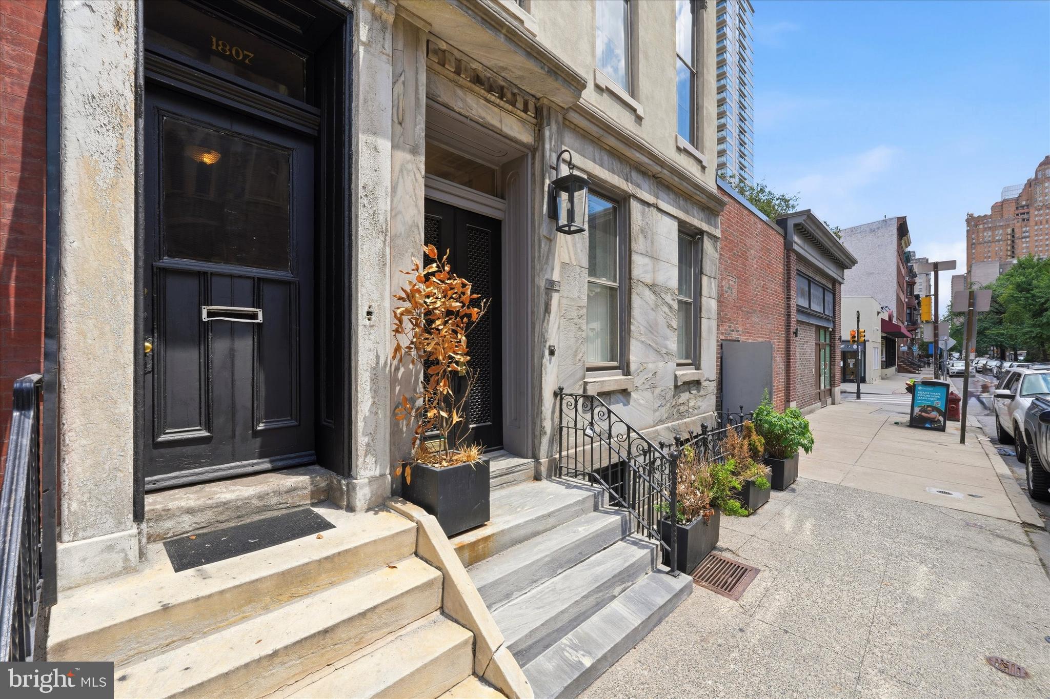 1807 Spruce Street, Unit 2R Philadelphia, PA 19103 - Photo 1 of 15