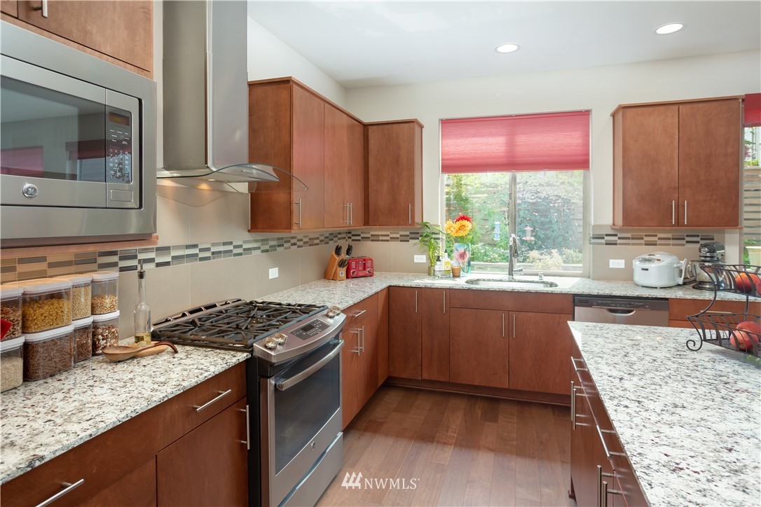 5211 Northeast 11th Place Renton, WA 98059 - Photo 11 of 25 Gallery Image 11