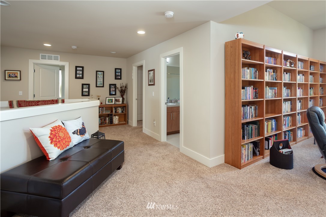 5211 Northeast 11th Place Renton, WA 98059 - Photo 14 of 25 Gallery Image 14