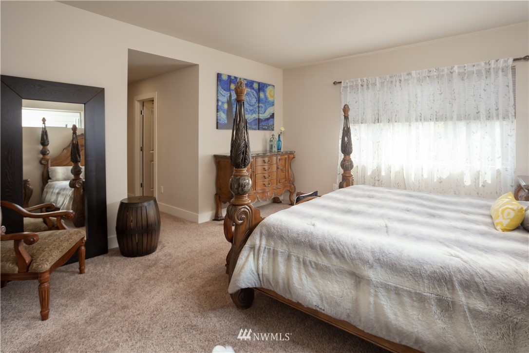 5211 Northeast 11th Place Renton, WA 98059 - Photo 18 of 25 Gallery Image 18