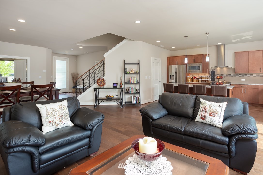 5211 Northeast 11th Place Renton, WA 98059 - Photo 6 of 25 Gallery Image 6