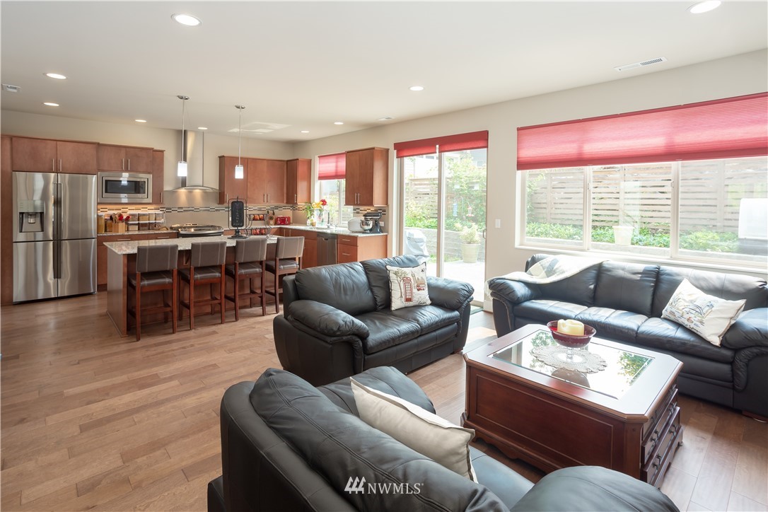 5211 Northeast 11th Place Renton, WA 98059 - Photo 7 of 25 Gallery Image 7