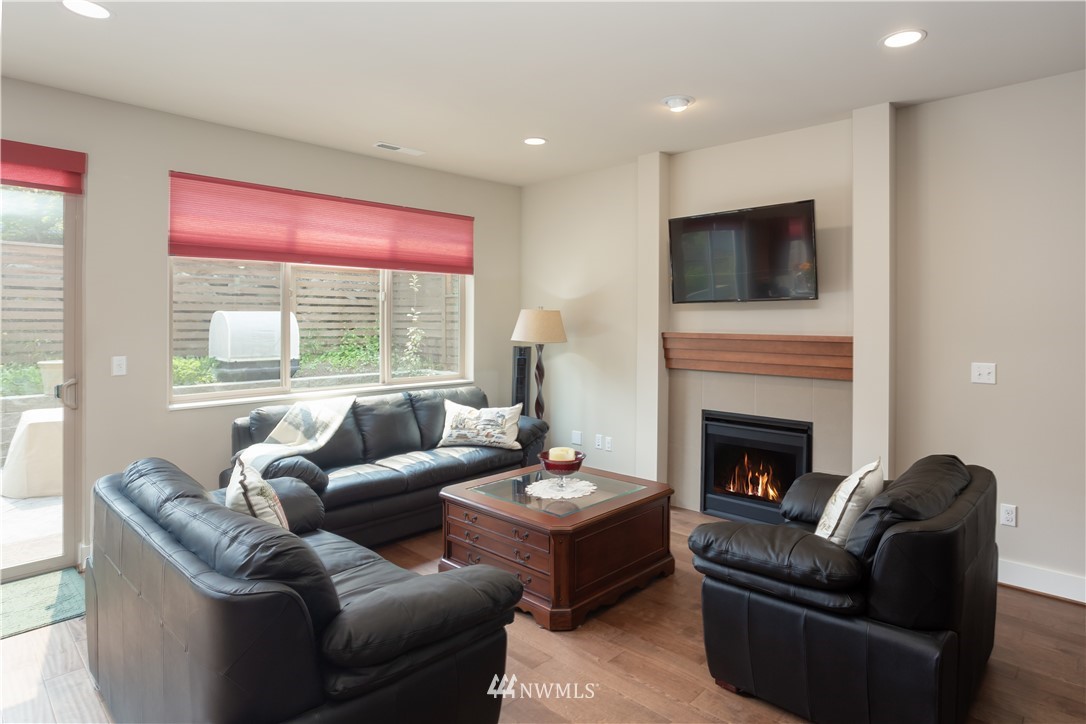 5211 Northeast 11th Place Renton, WA 98059 - Photo 8 of 25 Gallery Image 8