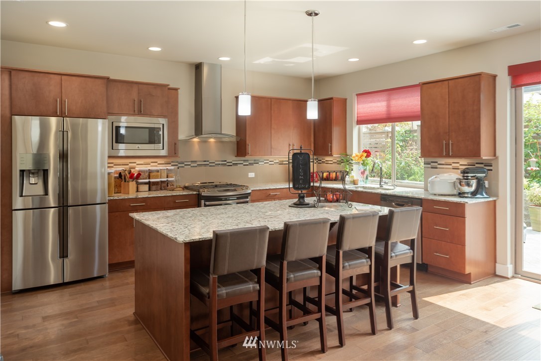 5211 Northeast 11th Place Renton, WA 98059 - Photo 10 of 25 Gallery Image 10