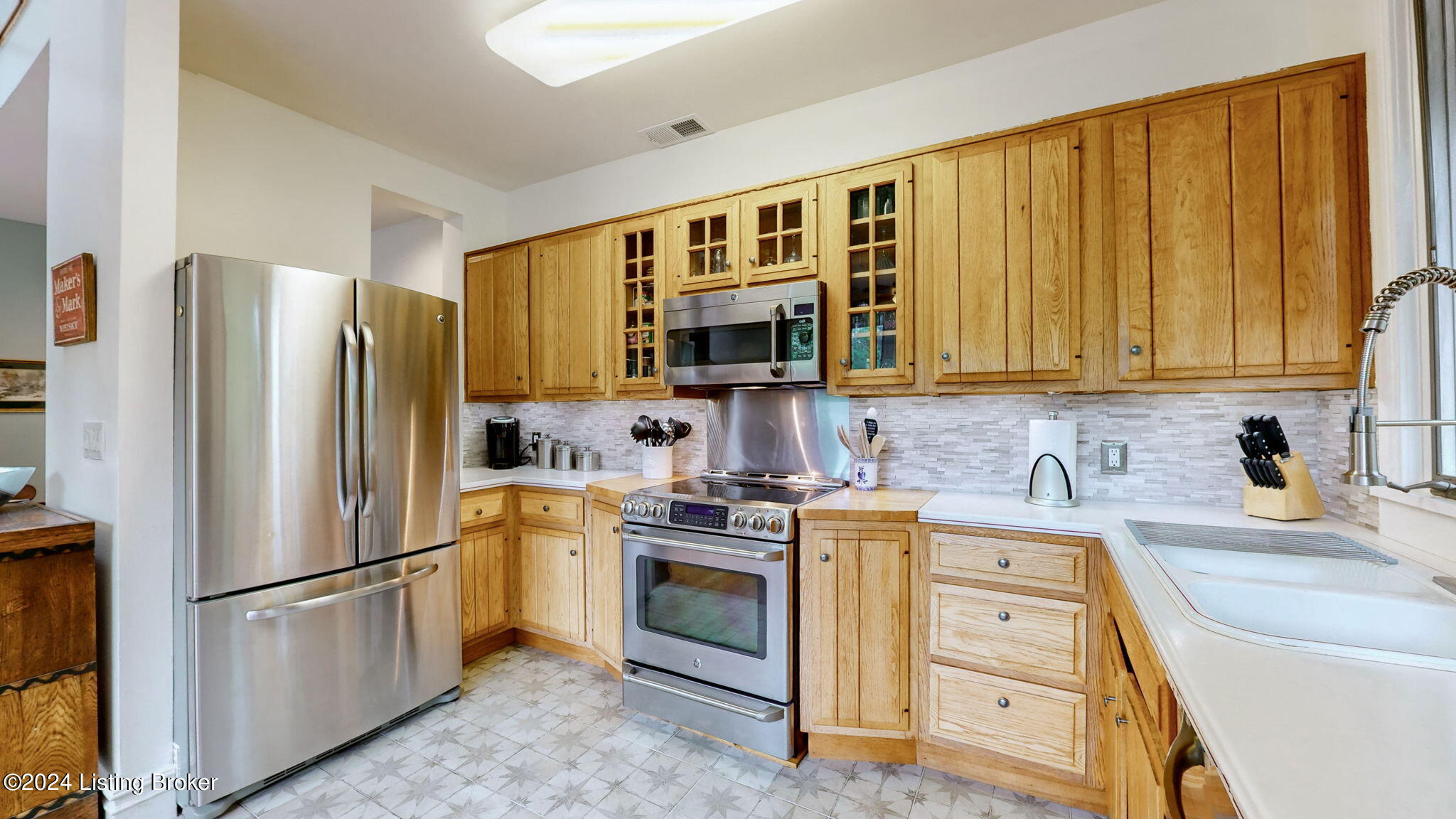 1405 Elm Road, Unit 3 Louisville, KY 40223 - Photo 5 of 42 1405 Elm Rd Apt 3 Anchorage, KY 40223