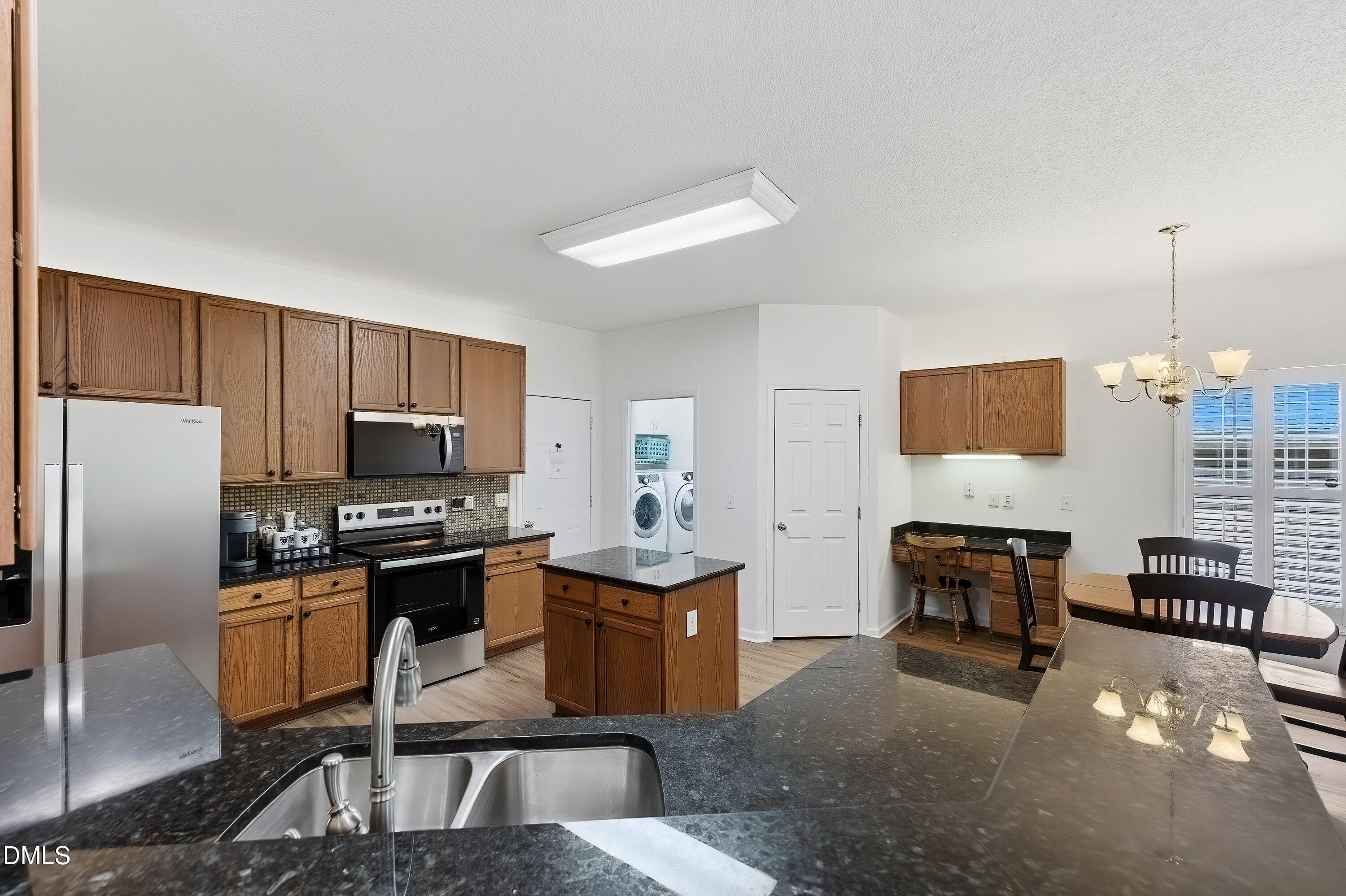 8908 Blakehurst Drive Raleigh, NC 27617 - Photo 24 of 67 25-8909 Blakehurst-34