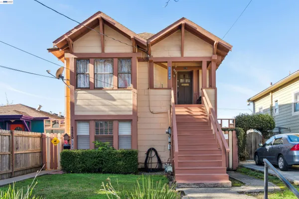 $899,000 | 2220 Seventh Street, Berkeley, CA 94710