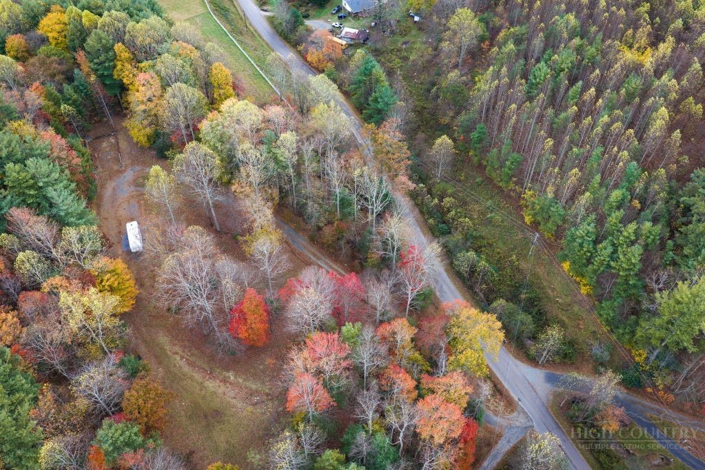 374 Lawrence Greene Road Deep Gap, NC 28618 - Photo 12 of 19 Gallery Image 12
