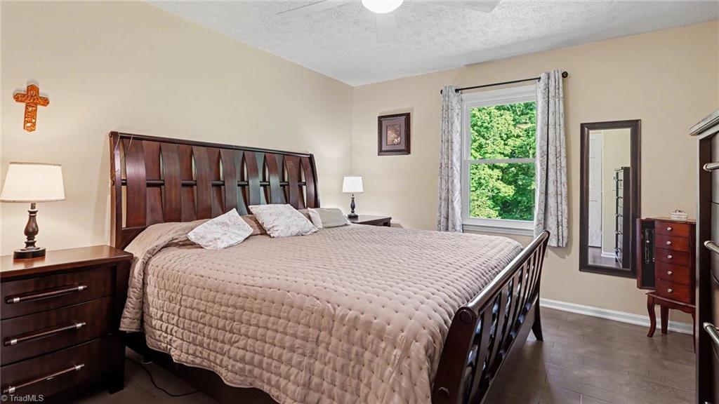 162 Oak Ridge Place Mount Airy, NC 27030 - Photo 11 of 27 Primary bedroom