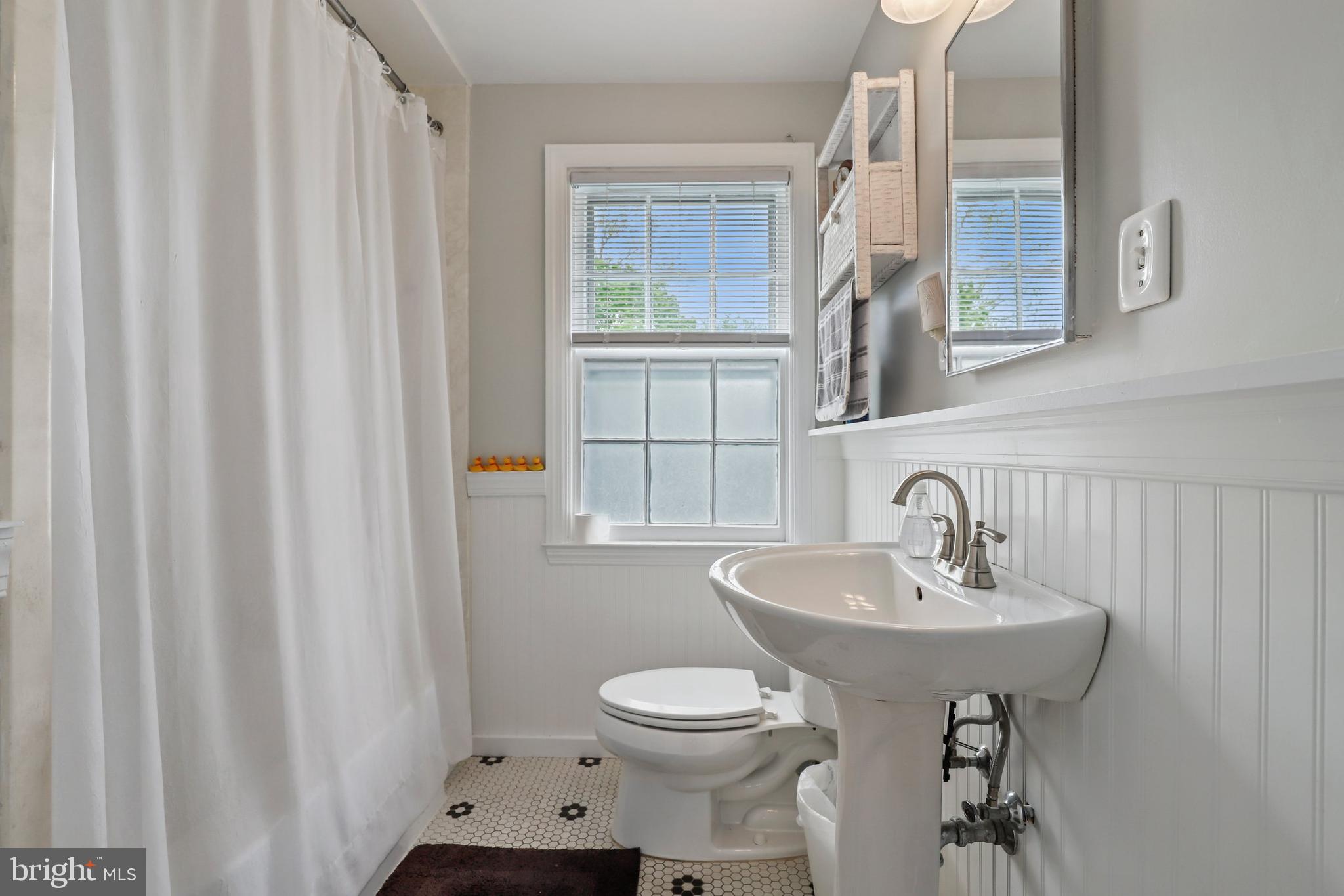5419 Willowmere Way Baltimore, MD 21212 - Photo 17 of 37