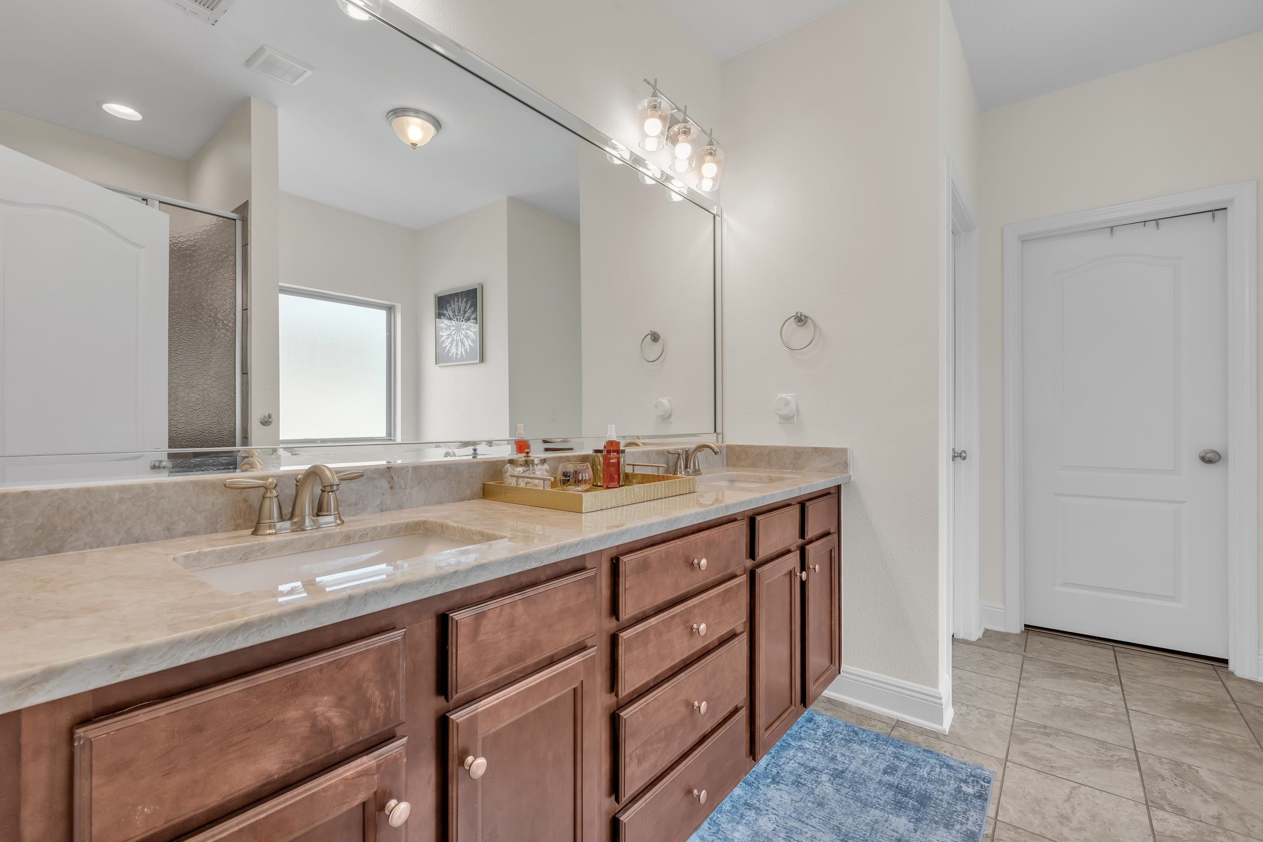 7109 Rocky Rd Loop Gulf Shores, AL 36542 - Photo 21 of 30 Bathroom
