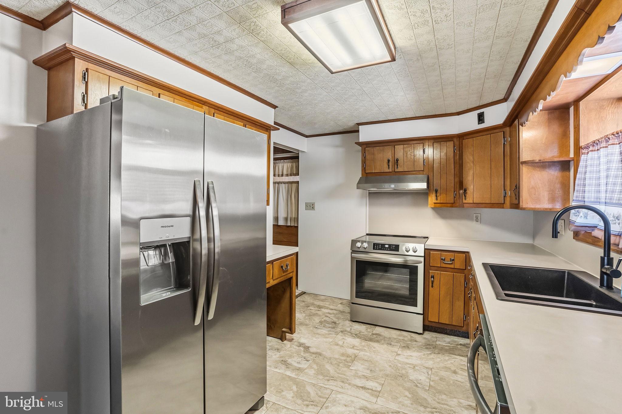 610 East Market Street Beavertown, PA 17813 - Photo 5 of 40