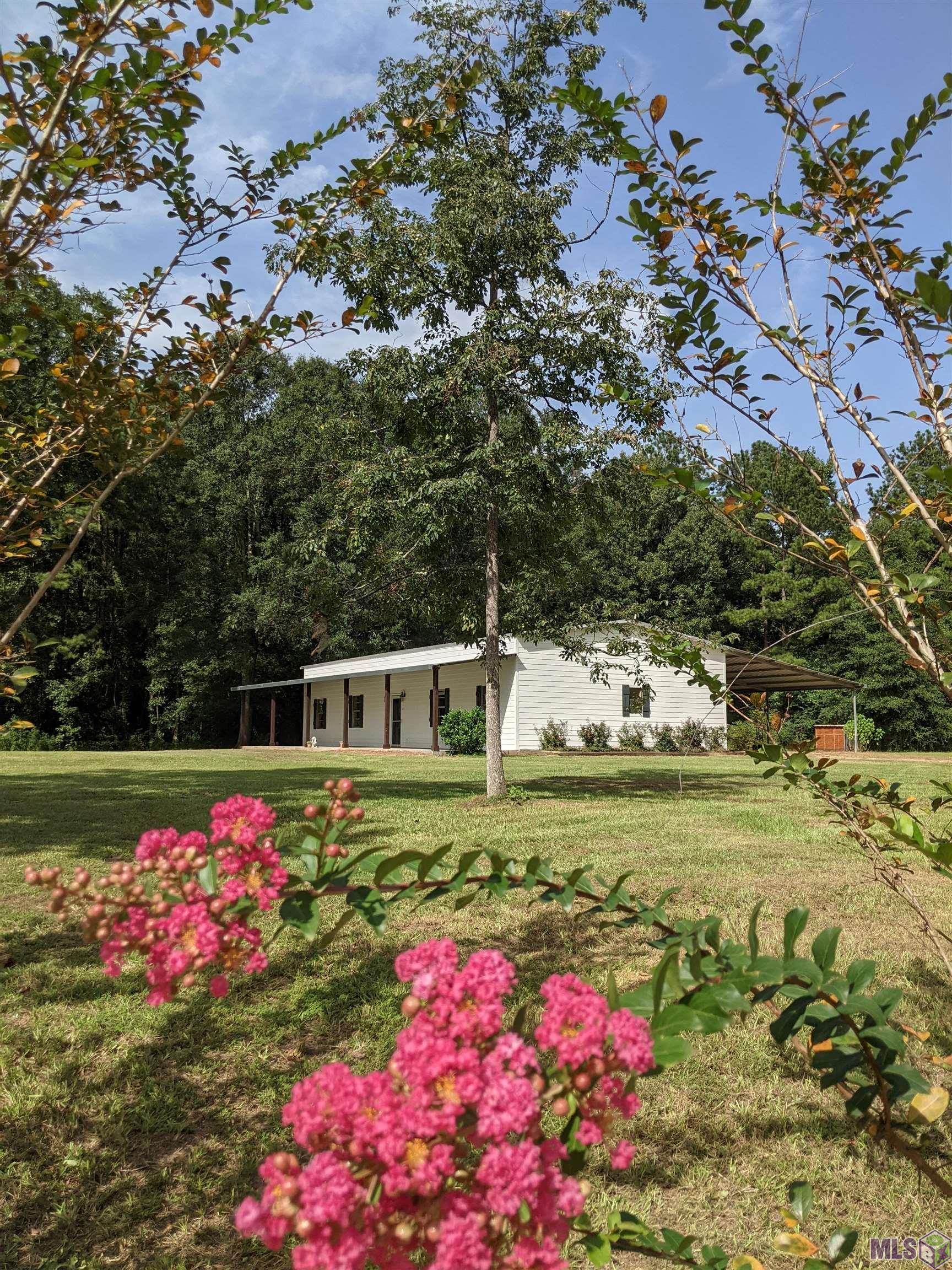 4855 Highway 952 Jackson, LA 70748 - Photo 3 of 34 Timeless Retreat