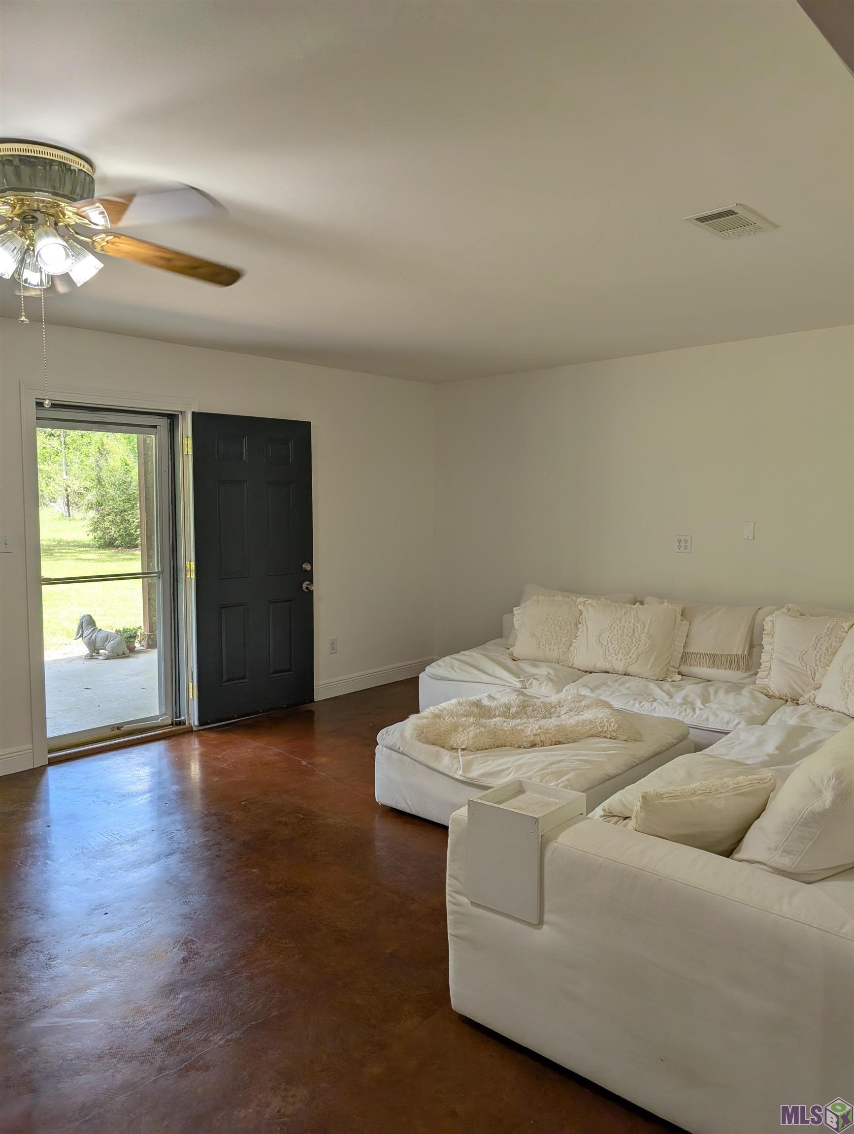 4855 Highway 952 Jackson, LA 70748 - Photo 9 of 34 LIVING