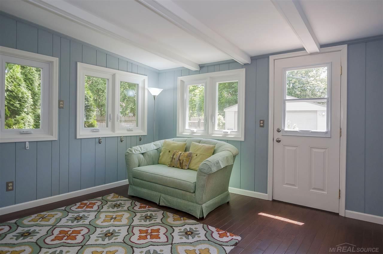 323 Moran Road Grosse Pointe Farms, MI 48236 - Photo 12 of 33
