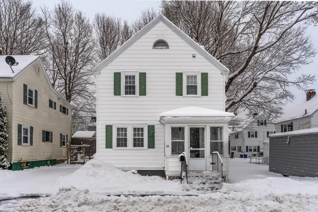 $305,000 | 28 Andrews Road, Bath, ME 04530